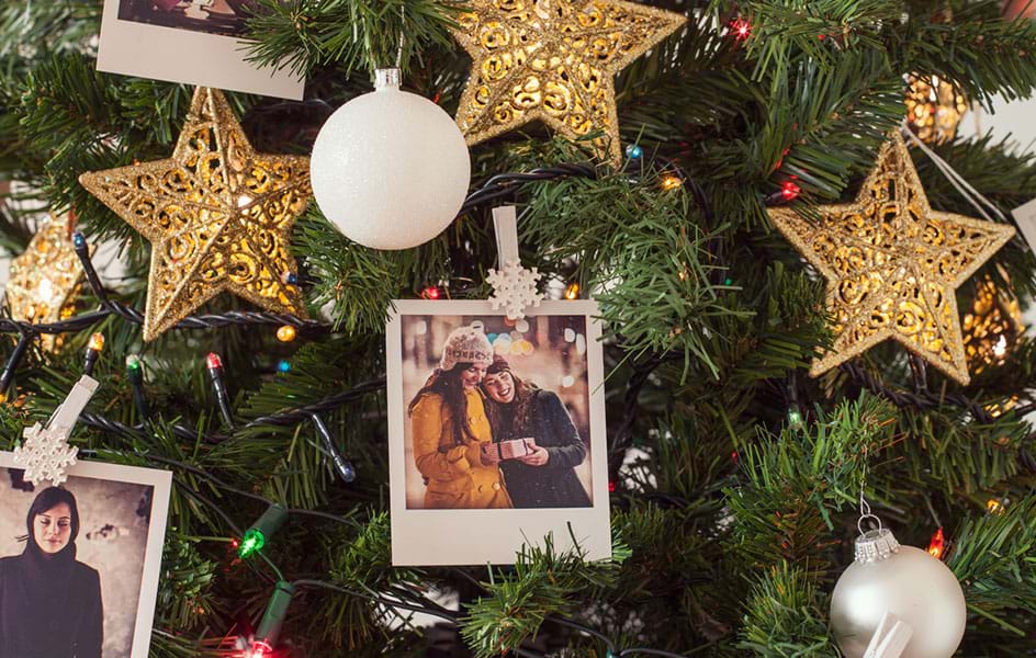 ) DIY decoration idea: Polaroid tree ornament