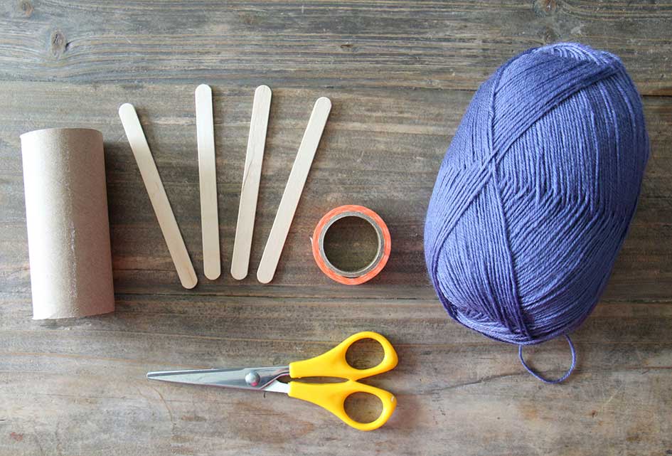 DIY with a toilet paper roll - learn to knit what you need