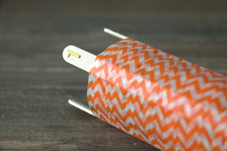 DIY with a toilet paper roll - learn to knit what you need step 1