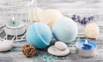 DIY Homemade bath bombs in different colors