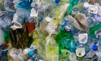 Bouteilles plastiques et autres déchets plastiques